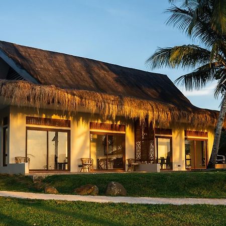 Costa Celine Beach Resort Kinablangan エクステリア 写真