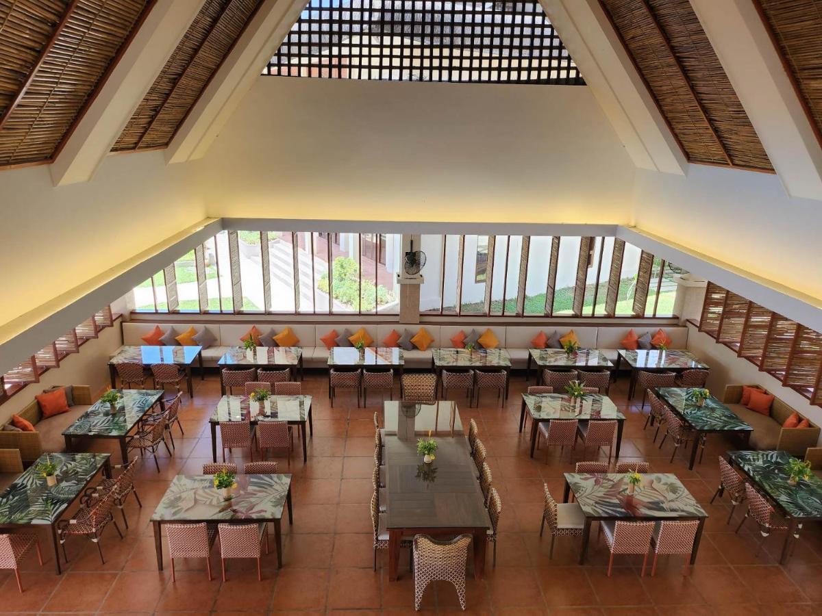 Costa Celine Beach Resort Kinablangan エクステリア 写真